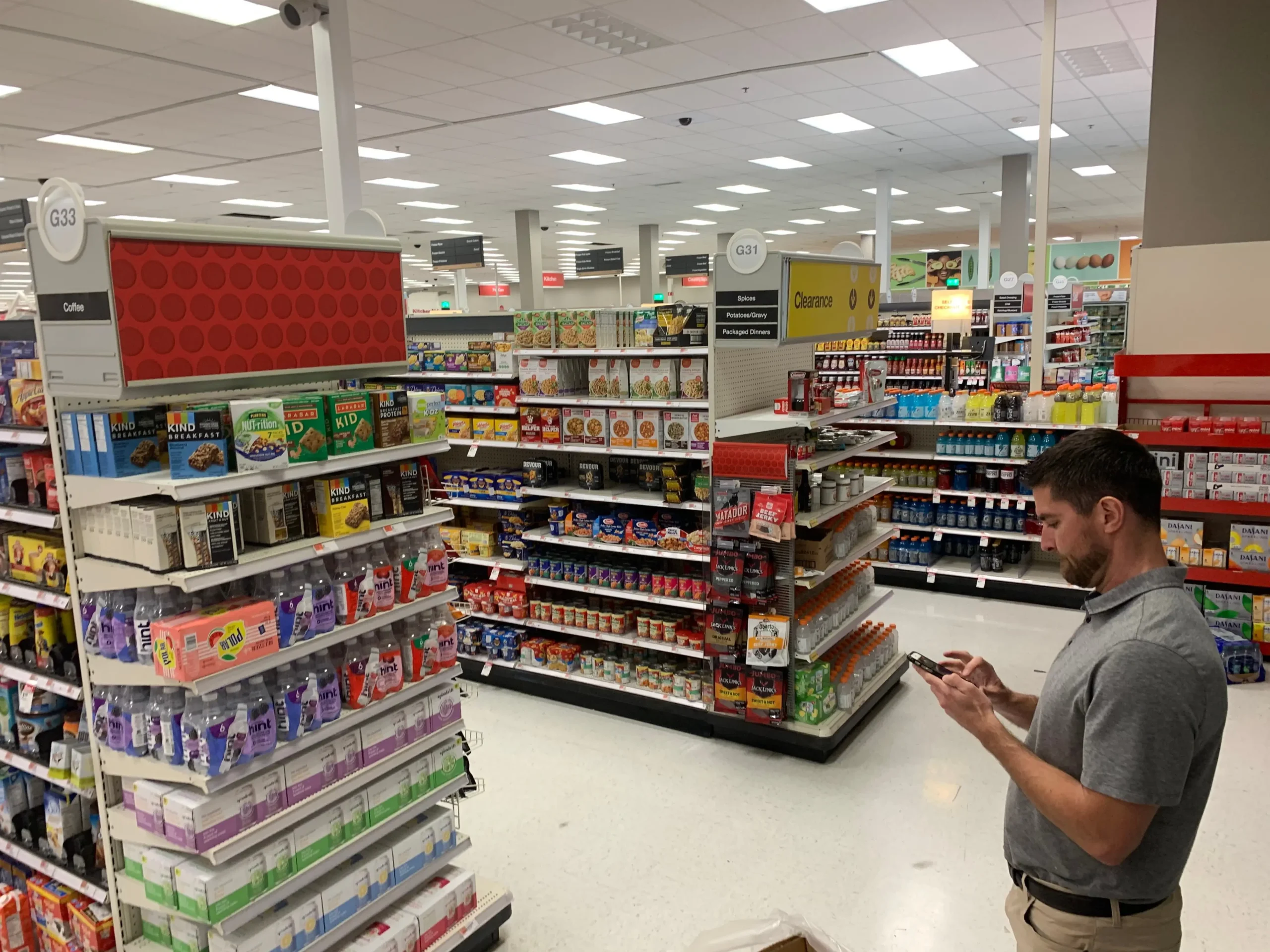 Proceso de análisis previo a la inversión tecnológica en comercio minorista para evitar errores estratégicos